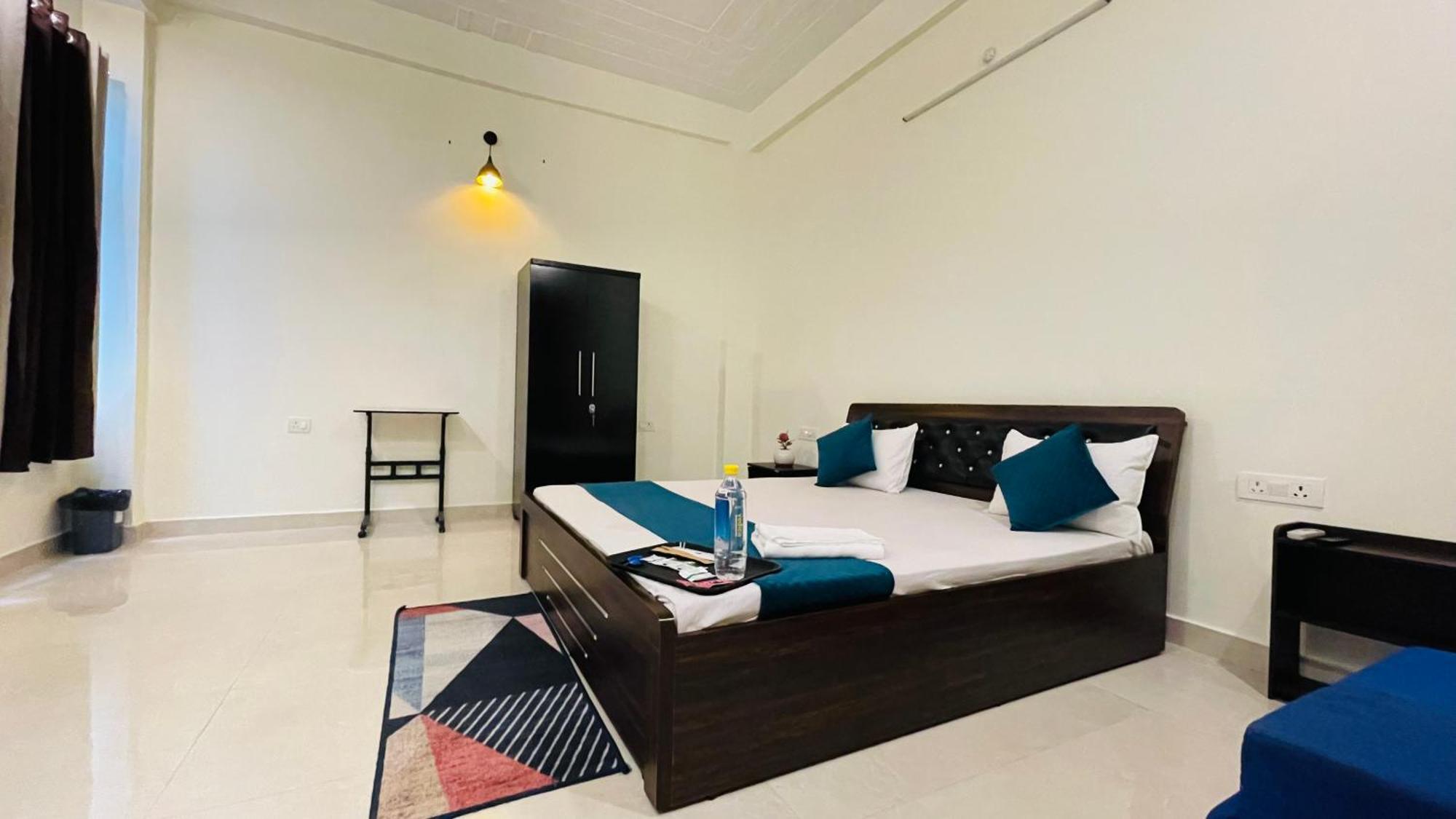 Atulyam Stays Sushant Golf City Lucknow Exterior photo