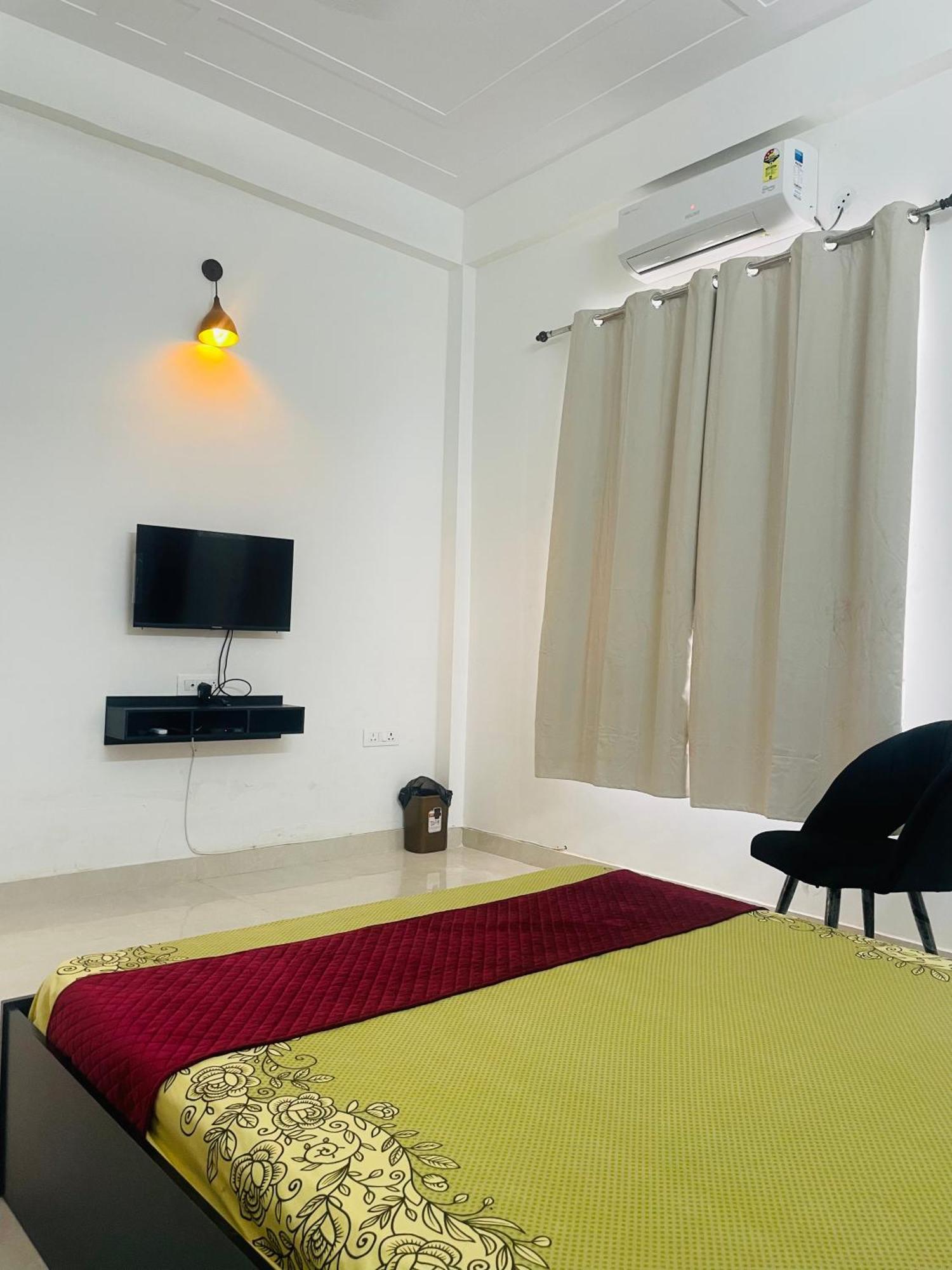 Atulyam Stays Sushant Golf City Lucknow Exterior photo