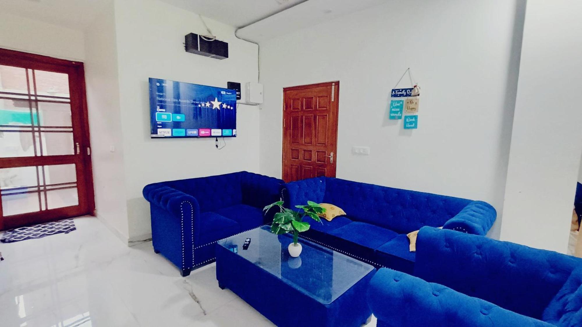 Atulyam Stays Sushant Golf City Lucknow Exterior photo